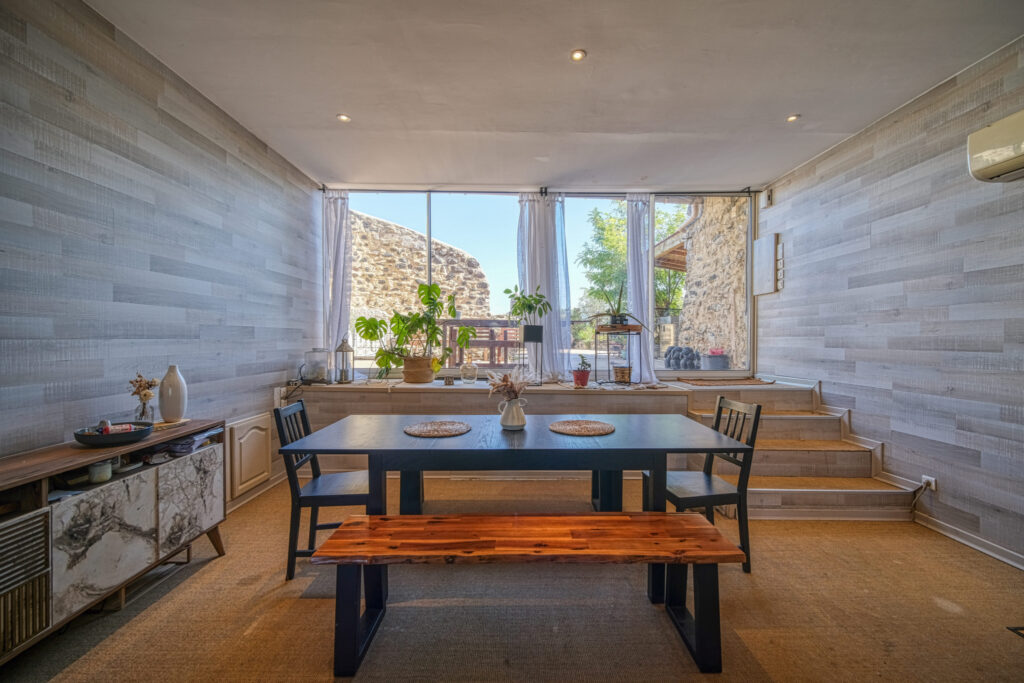 Propriété en pierres composée de 4 logements individuels – 14 pièces – 7 chambres – 287 m²