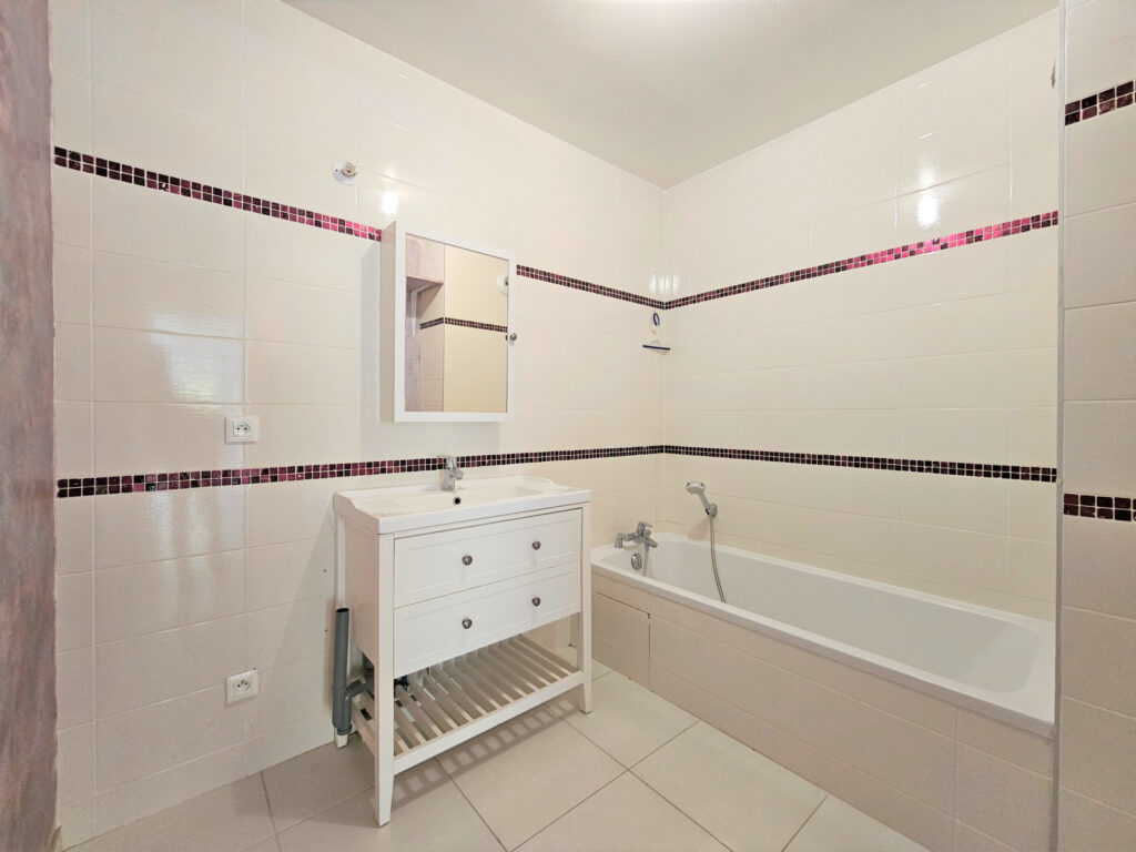 Attique avec vue dégagée T2 à Peron de 57m2 – 2 pièces – 1 chambre – 57 m²