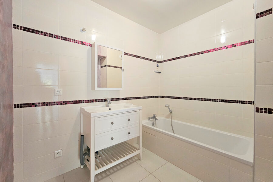 Appartement à vendre à Péron