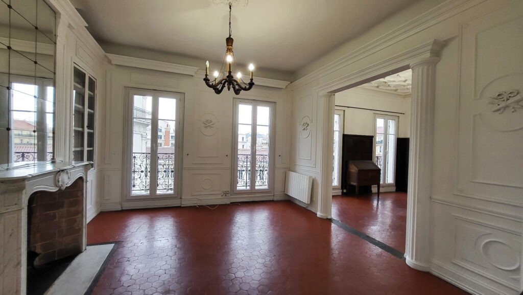 Appartement bourgeois 90m2 À vendre à Marseille 13002 balcon – 4 pièces – 2 chambres – 96 m²