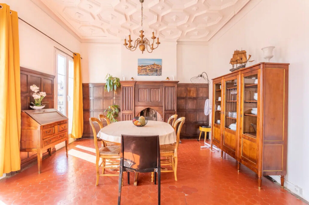 Appartement bourgeois 90m2 À vendre à Marseille 13002 balcon – 4 pièces – 2 chambres – 96 m²