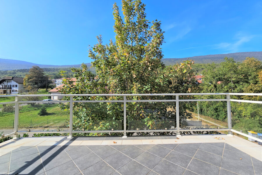 Appartement à vendre à Péron