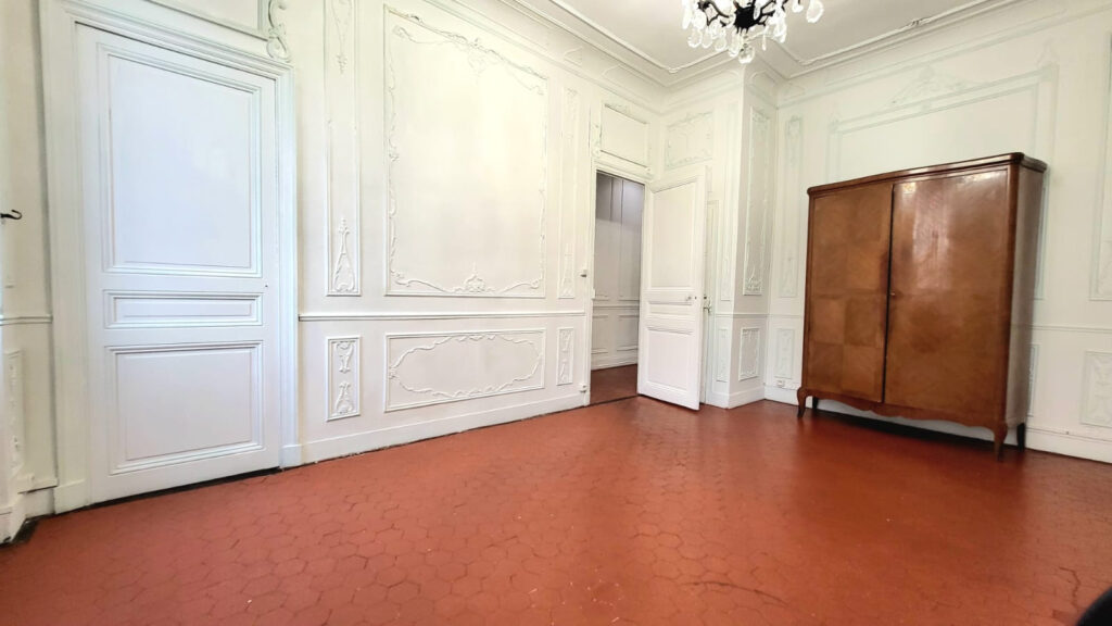 Appartement bourgeois 90m2 À vendre à Marseille 13002 balcon – 4 pièces – 2 chambres – 96 m²