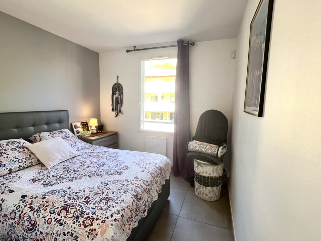 Six Fours les plages, Grand T2 en parfait état dans résidenc – 2 pièces – 1 chambre – 48 m²