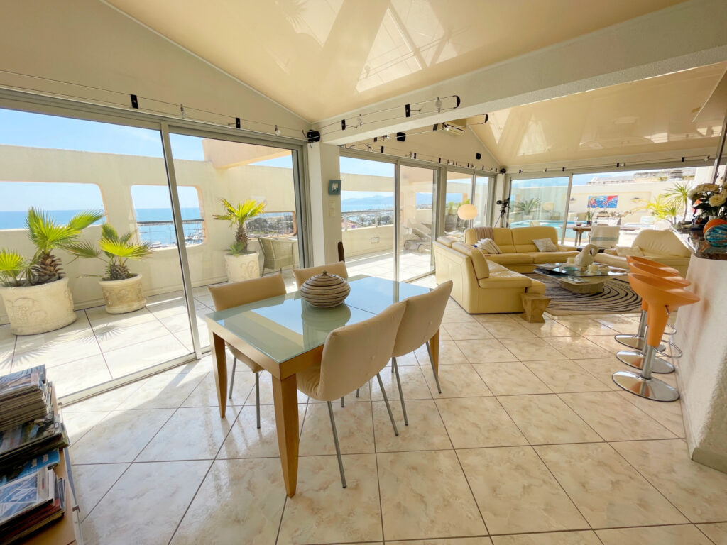 Penthouse 5 pièces 118m2 – Terrasse 219m2 – Vue panoramique  – 5 pièces – 3 chambres – 118.48 m²