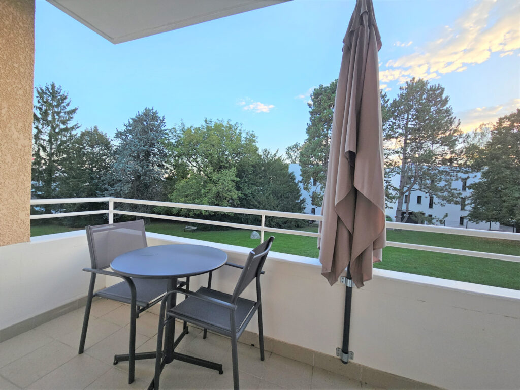 Centre Divonne, charmant T3 de 91m2 avec balcons – 3 pièces – 2 chambres – 91 m²