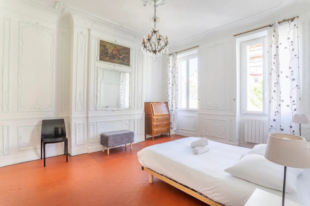 Appartement bourgeois 90m2 À vendre à Marseille 13002 balcon – 4 pièces – 2 chambres – 96 m²