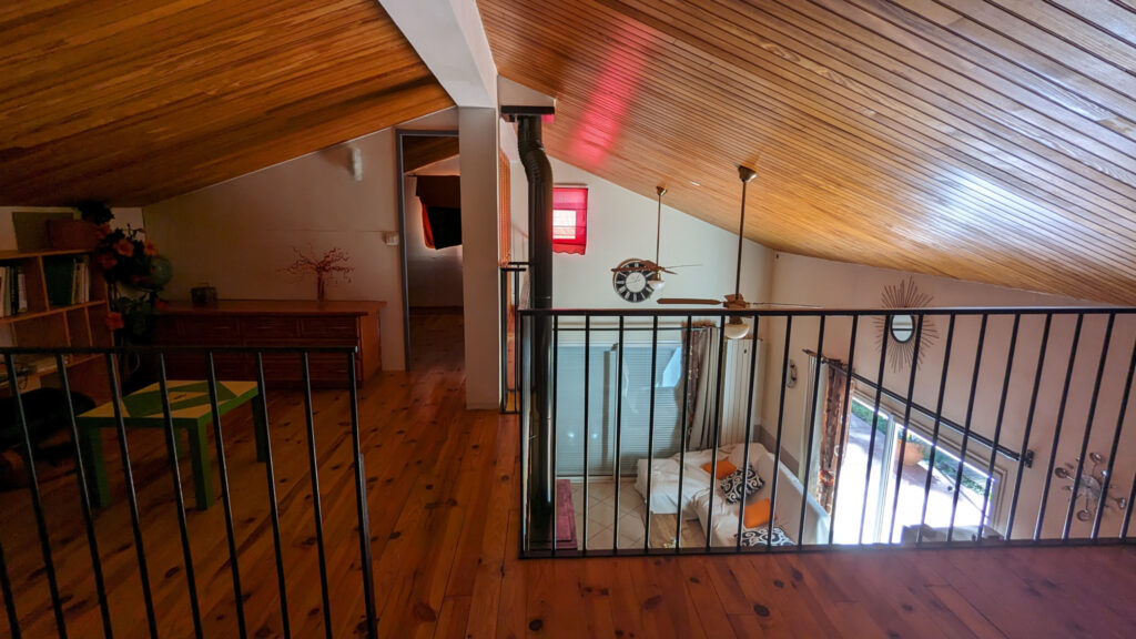 VILLA AVEC PISCINE HORS LOTISSEMENT – 6 pièces – 3 chambres – 147 m²