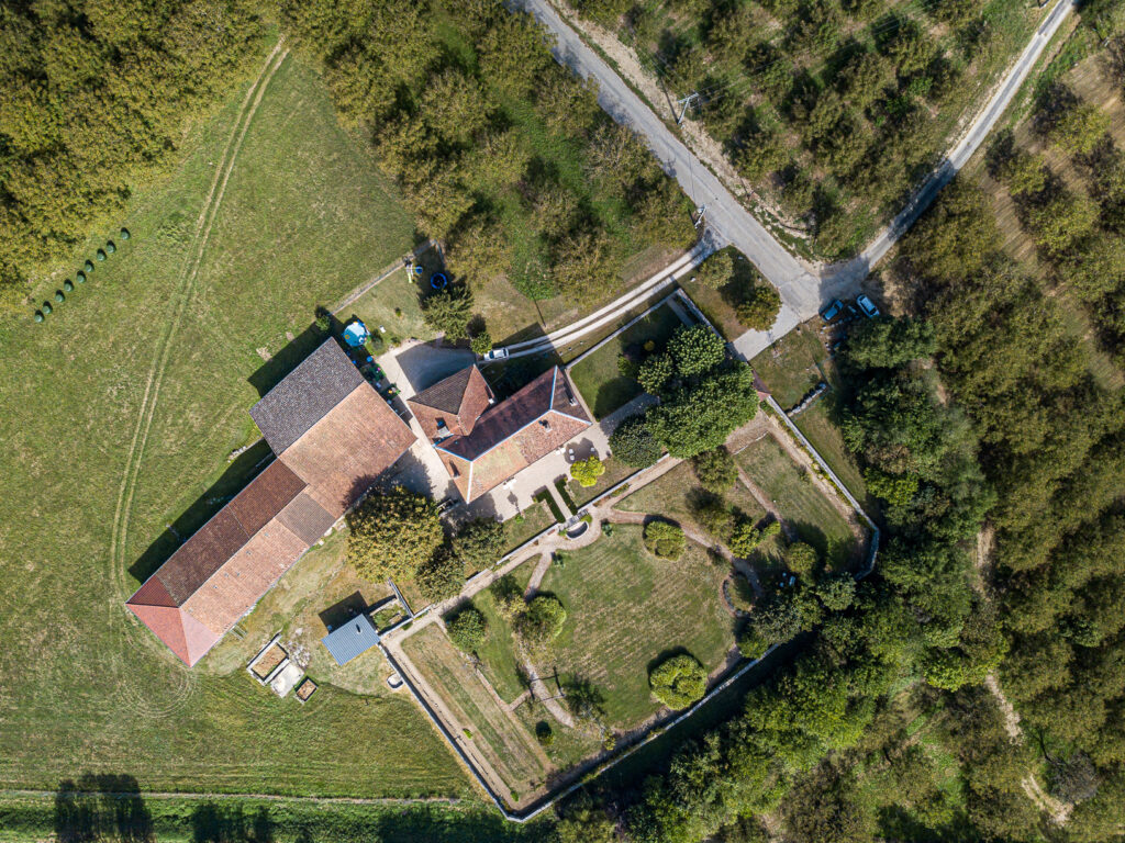 Magnifique maison bourgeoise et ses dependances – 16 pièces – 15 chambres – 582.22 m²