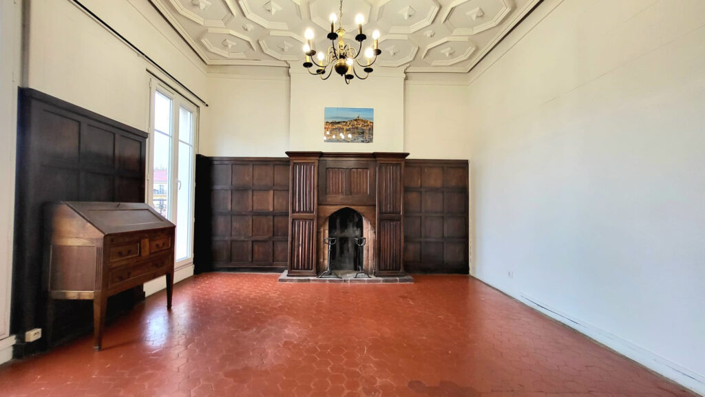 Appartement bourgeois 90m2 À vendre à Marseille 13002 balcon – 4 pièces – 2 chambres – 96 m²