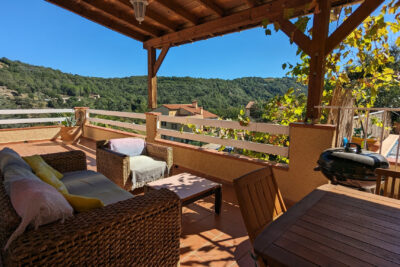 VILLA AVEC PISCINE HORS LOTISSEMENT – 6 pièces – 3 chambres – 147 m²