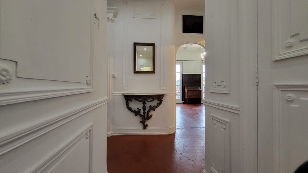 Appartement bourgeois 90m2 À vendre à Marseille 13002 balcon – 4 pièces – 2 chambres – 96 m²