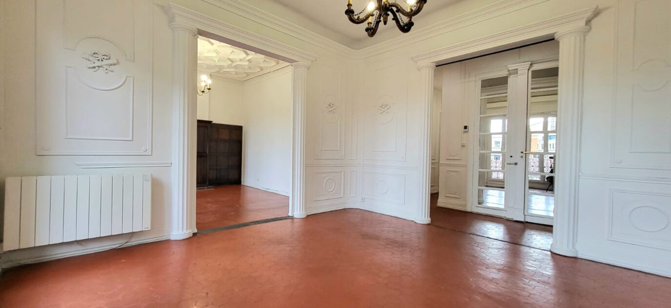 Appartement bourgeois 90m2 À vendre à Marseille 13002 balcon – 4 pièces – 2 chambres – 96 m²