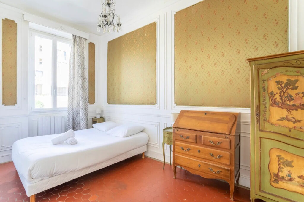 Appartement bourgeois 90m2 À vendre à Marseille 13002 balcon – 4 pièces – 2 chambres – 96 m²