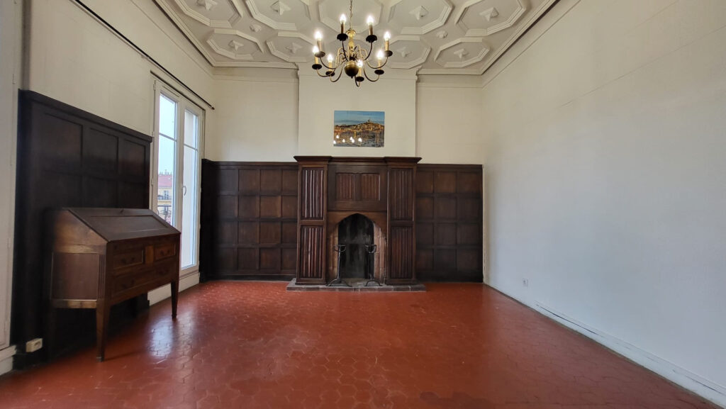 Appartement bourgeois 90m2 À vendre à Marseille 13002 balcon – 4 pièces – 2 chambres – 96 m²