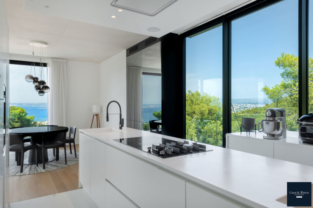 A Vendre, Maison de 213 m2 sur un Terrain d’env 1.000 m2 à M – 5 pièces – 5 chambres – 213 m²