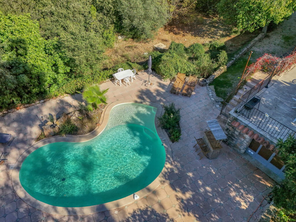 Ancienne Bergerie authentique en pierre de taille  sur un te – 11 pièces – 6 chambres – 310 m²