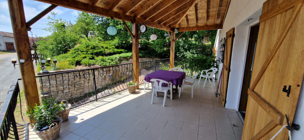 maison année 1858  – 5 pièces – 2 chambres – 123 m²