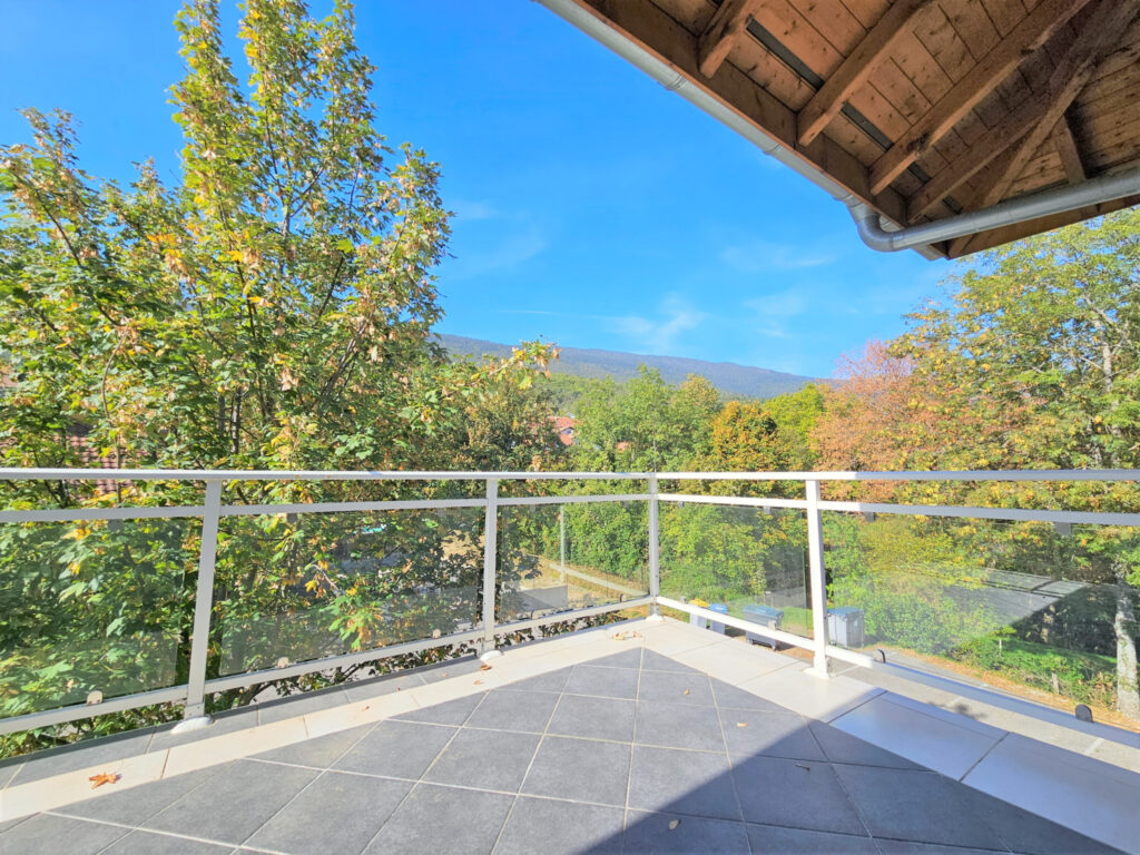 Attique avec vue dégagée T2 à Peron de 57m2 – 2 pièces – 1 chambre – 57 m²