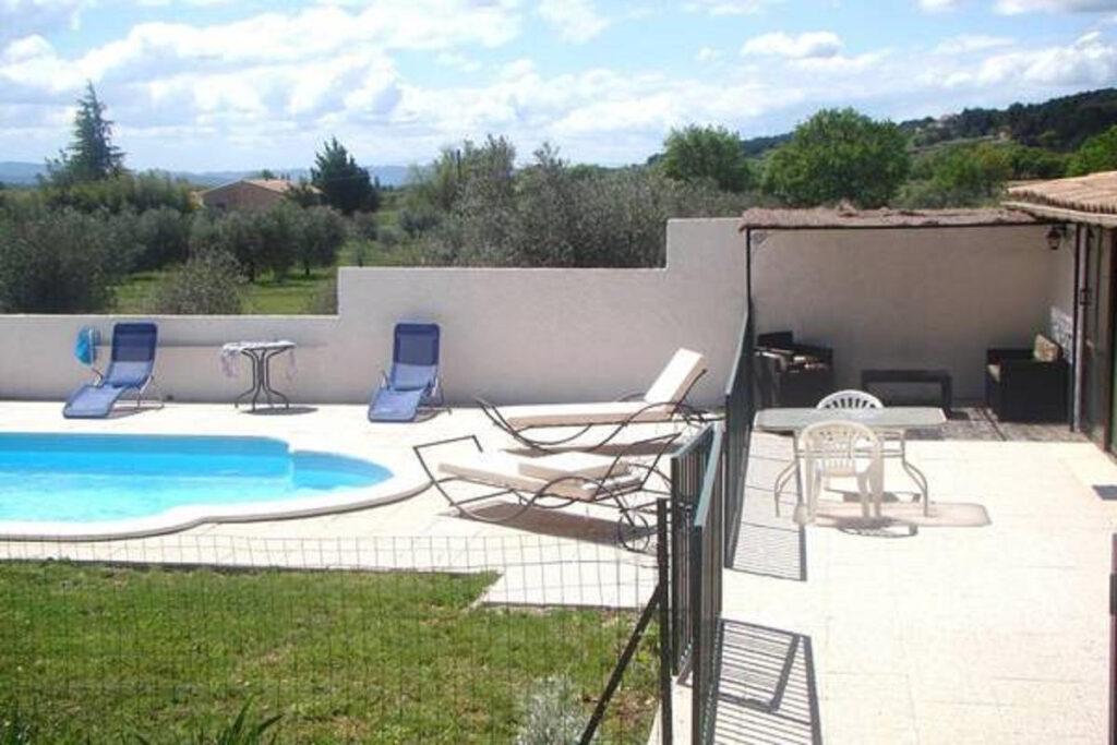 ‘L’OLIVERAIE’ Maison avec piscine  – 4 pièces – 3 chambres – 72.7 m²