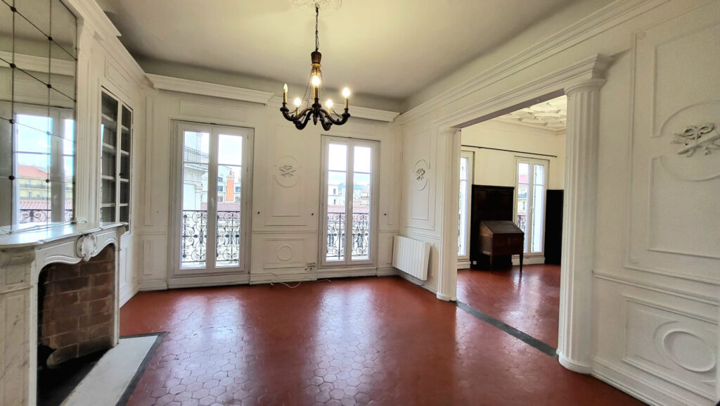 Appartement bourgeois 90m2 À vendre à Marseille 13002 balcon – 4 pièces – 2 chambres – 96 m²