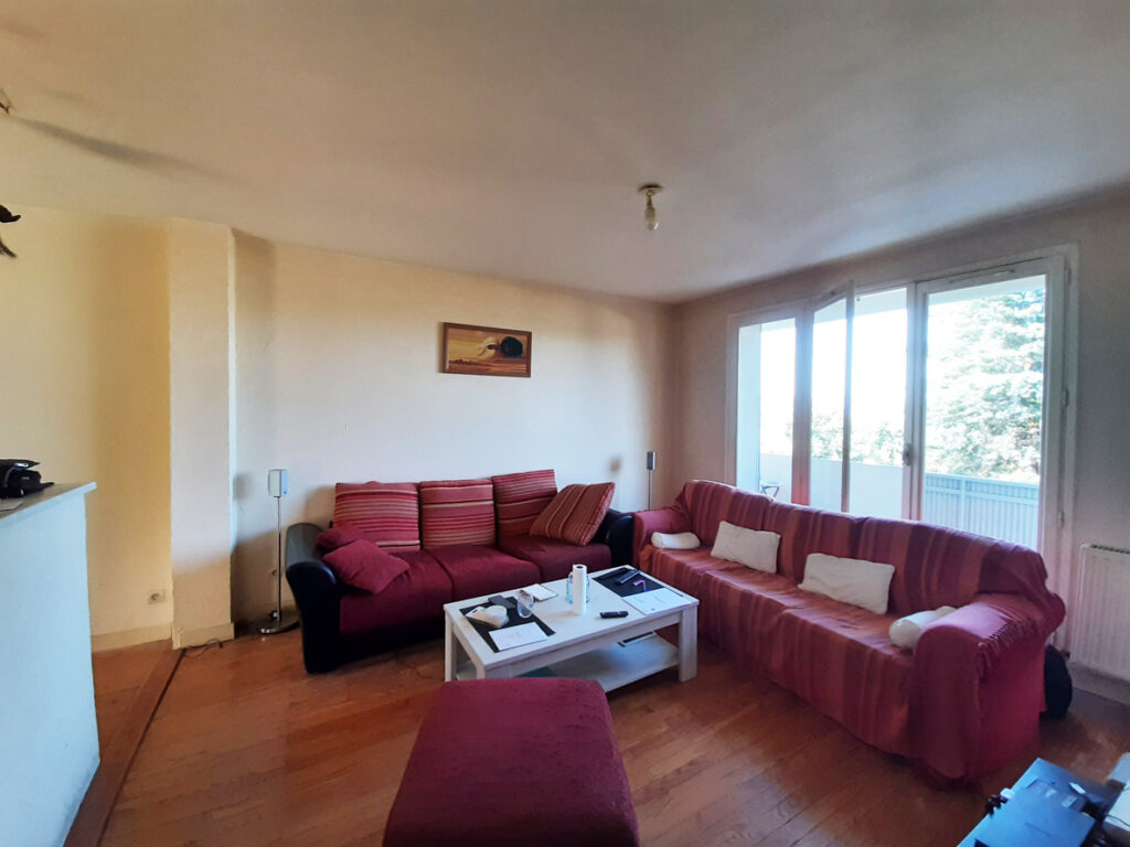 SAINT-ETIENNE – A VENDRE – APPARTEMENT T3 DE 73 M2  AVEC BAL – 3 pièces – 2 chambres – 73 m²