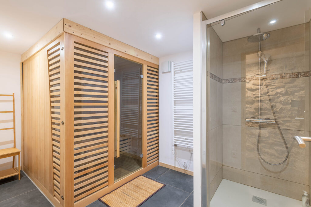 Demeure de charme du XVIIè avec duplex T4 – 16 pièces – 9 chambres – 344 m²