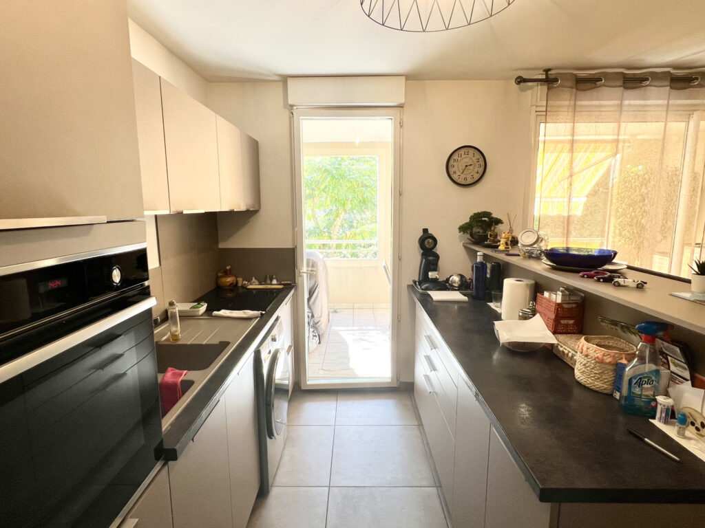 Six Fours les plages, Grand T2 en parfait état dans résidenc – 2 pièces – 1 chambre – 48 m²