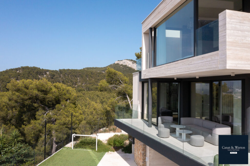 A Vendre, Maison de 213 m2 sur un Terrain d’env 1.000 m2 à M – 5 pièces – 5 chambres – 213 m²