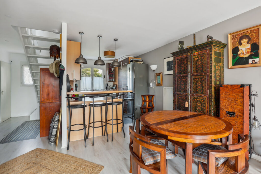 Suresnes (92) – Quartier république – Appartement familial a – 5 pièces – 4 chambres – 110 m²