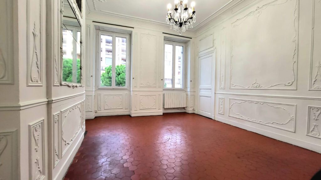 Appartement bourgeois 90m2 À vendre à Marseille 13002 balcon – 4 pièces – 2 chambres – 96 m²