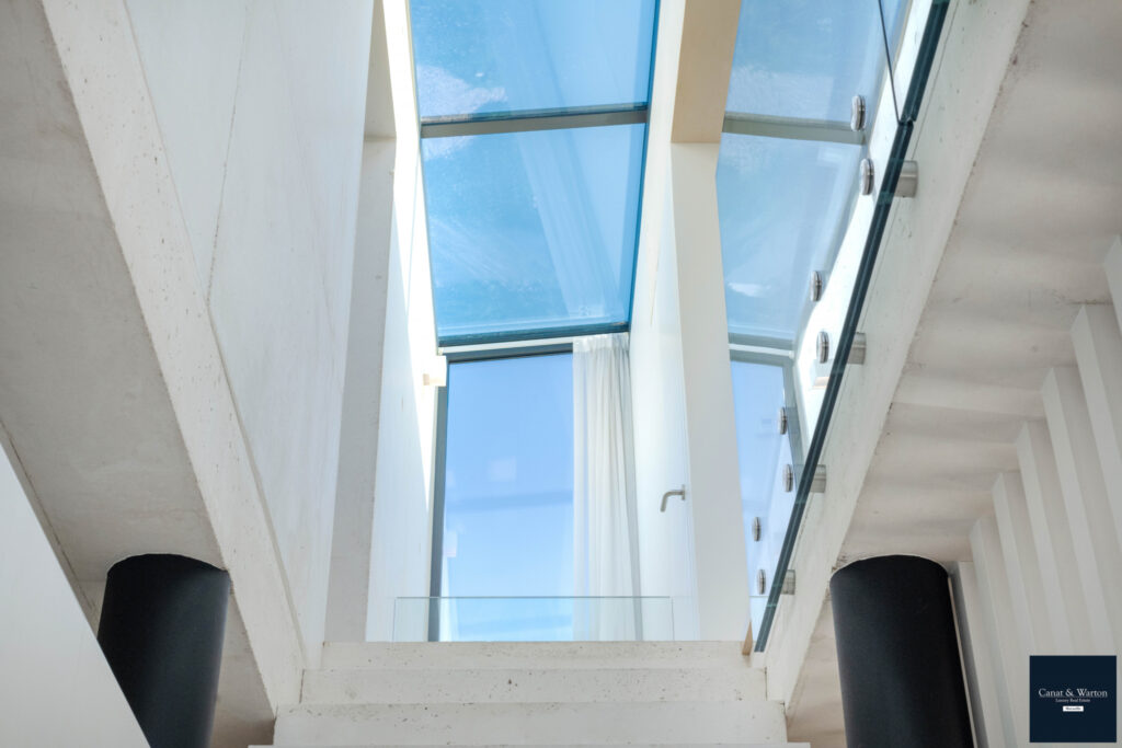 A Vendre, Maison de 213 m2 sur un Terrain d’env 1.000 m2 à M – 5 pièces – 5 chambres – 213 m²