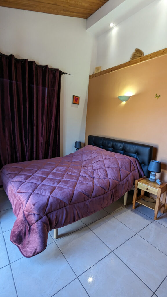 VILLA AVEC PISCINE HORS LOTISSEMENT – 6 pièces – 3 chambres – 147 m²