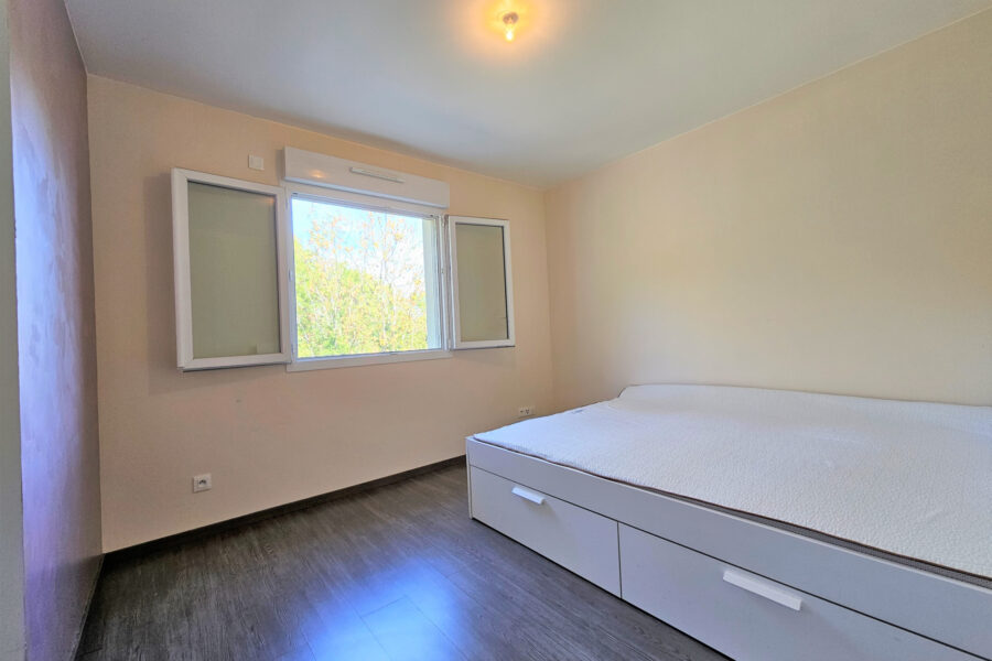 Appartement à vendre à Péron