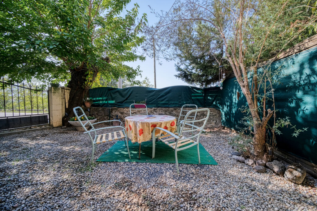 Propriété en pierres composée de 4 logements individuels – 14 pièces – 7 chambres – 287 m²