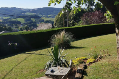 Magnifique maison auvergnate typique à vendre avec un jardin – 3 pièces – 2 chambres – 65 m²