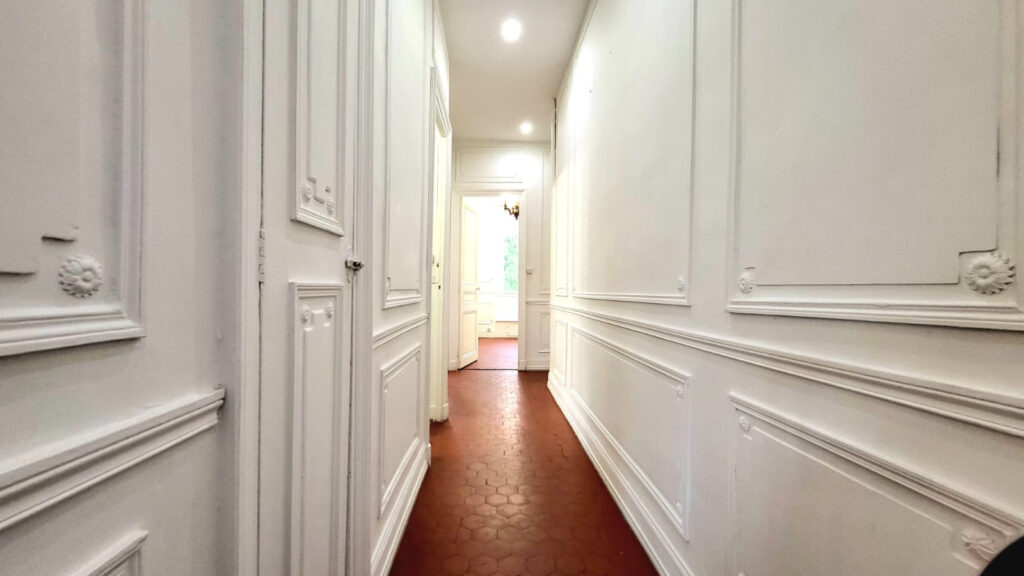 Appartement bourgeois 90m2 À vendre à Marseille 13002 balcon – 4 pièces – 2 chambres – 96 m²