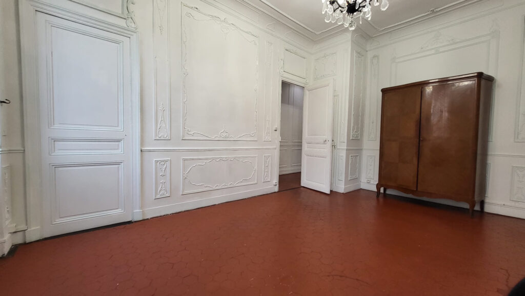 Appartement bourgeois 90m2 À vendre à Marseille 13002 balcon – 4 pièces – 2 chambres – 96 m²