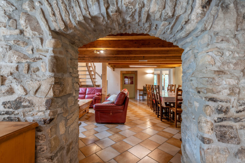 Demeure de charme du XVIIè avec duplex T4 – 16 pièces – 9 chambres – 344 m²