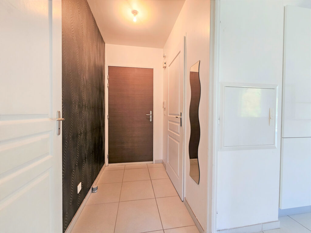 Attique avec vue dégagée T2 à Peron de 57m2 – 2 pièces – 1 chambre – 57 m²