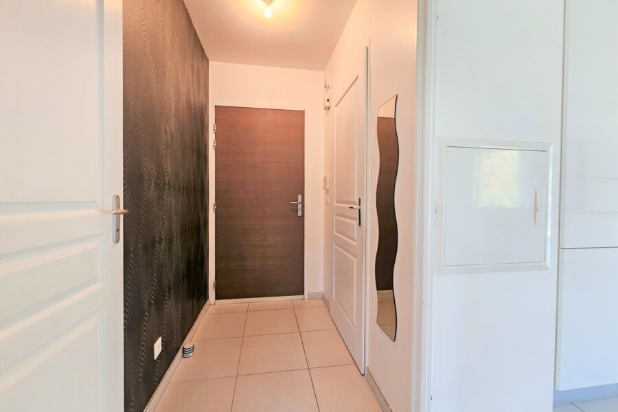 Appartement à vendre à Péron