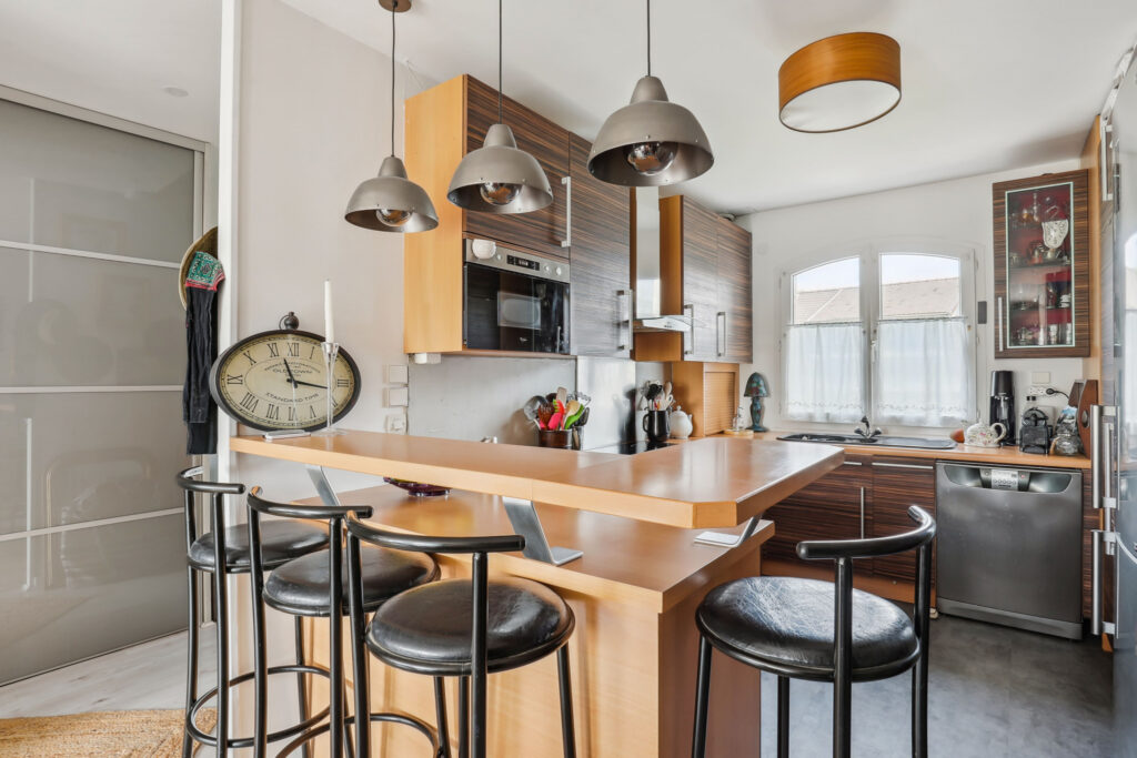 Suresnes (92) – Quartier république – Appartement familial a – 5 pièces – 4 chambres – 110 m²