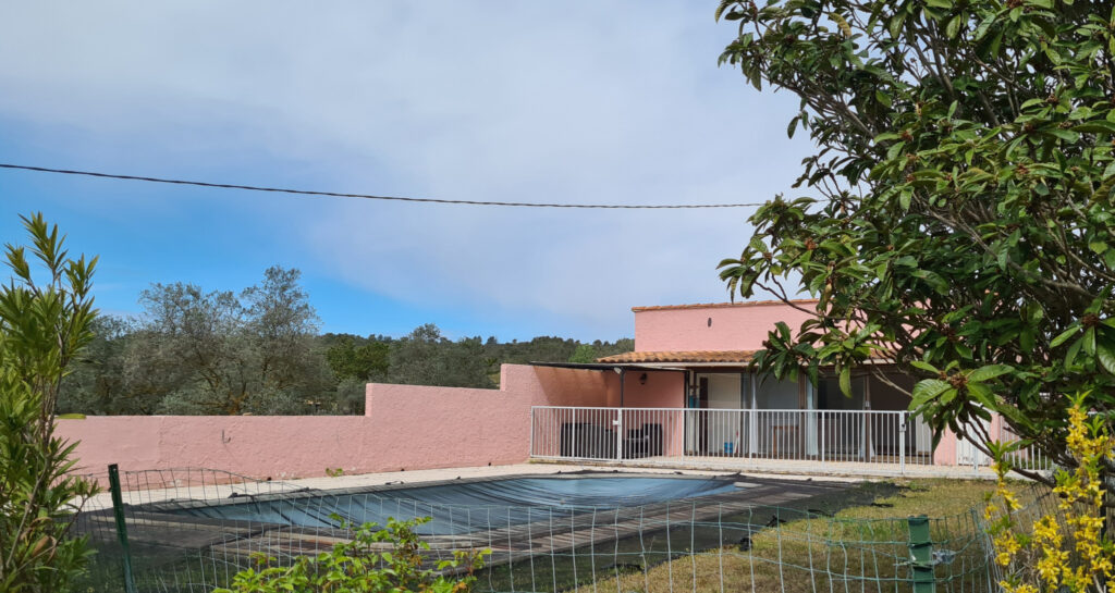 ‘L’OLIVERAIE’ Maison avec piscine  – 4 pièces – 3 chambres – 72.7 m²
