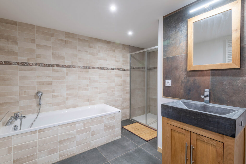 Demeure de charme du XVIIè avec duplex T4 – 16 pièces – 9 chambres – 344 m²