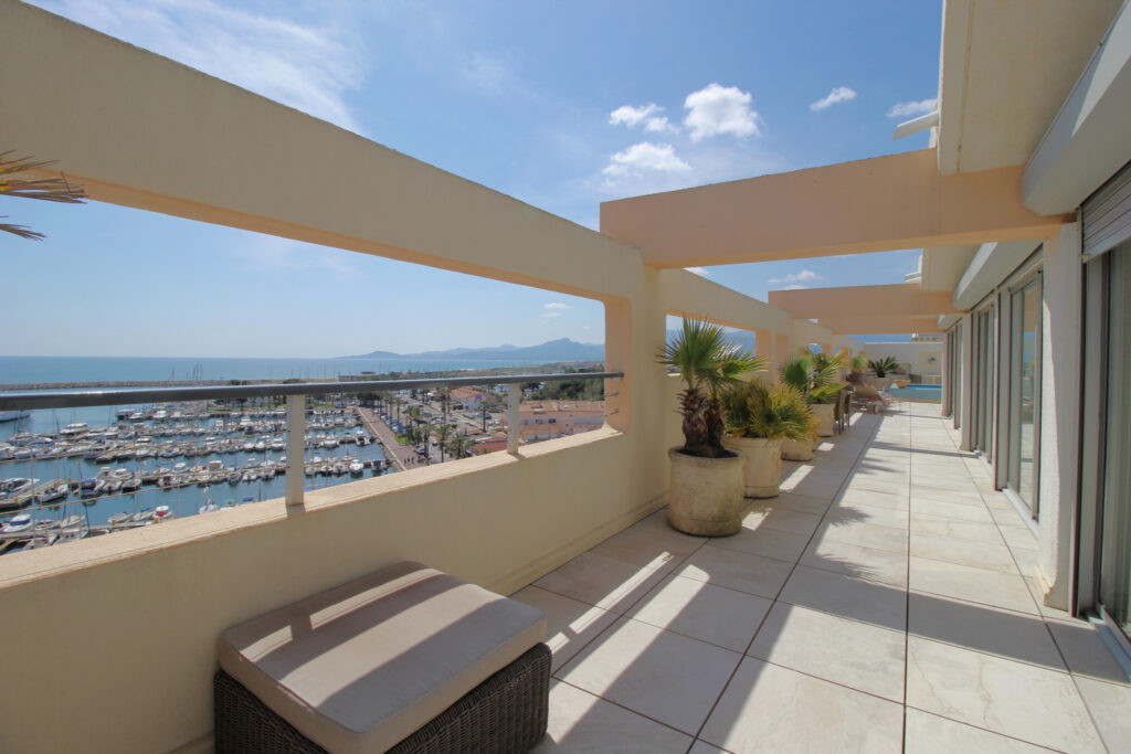 Penthouse 5 pièces 118m2 – Terrasse 219m2 – Vue panoramique  – 5 pièces – 3 chambres – 118.48 m²