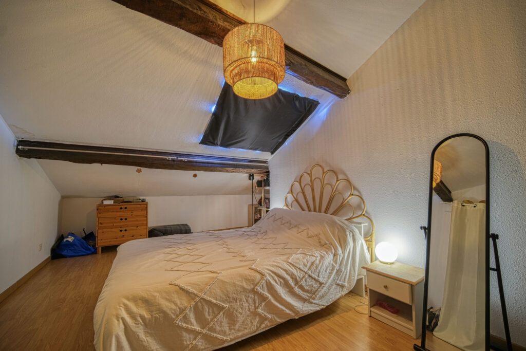 Propriété en pierres composée de 4 logements individuels – 14 pièces – 7 chambres – 287 m²