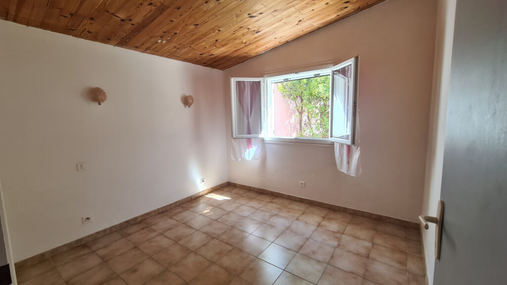 ‘L’OLIVERAIE’ Maison avec piscine  – 4 pièces – 3 chambres – 72.7 m²