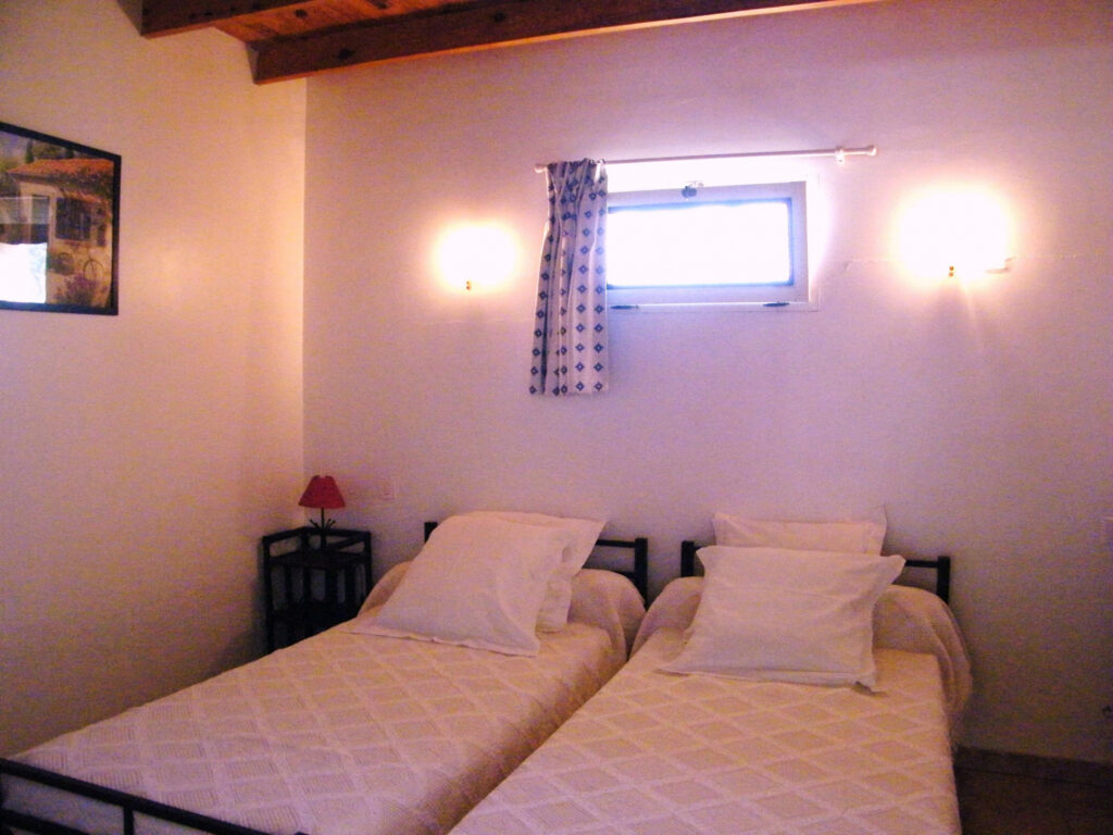 ‘L’OLIVERAIE’ Maison avec piscine  – 4 pièces – 3 chambres – 72.7 m²