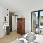 Maison climatisée dans le Luberon avec vue et piscine – 6 pièces – 3 chambres – 180.00 m²