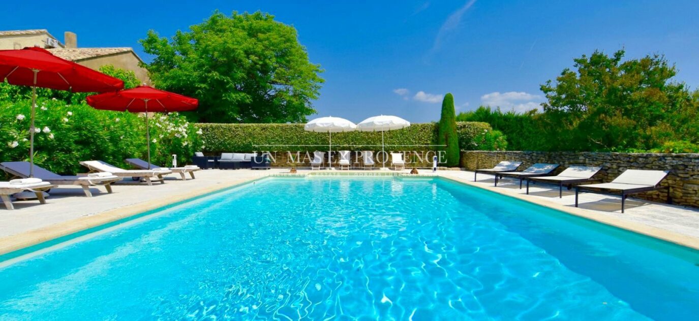 Mas d’exception avec piscine et vue Luberon – 8 pièces – 7 chambres – 600.00 m²